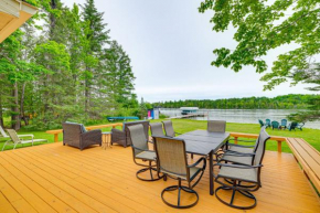 Charming Clam Lake Cottage with Dock and Deck!